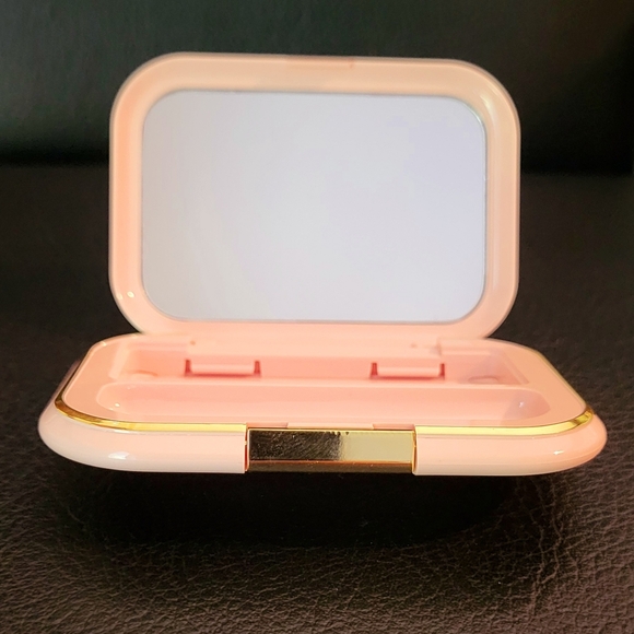 NIB Vintage Mary Kay Glamour Compact 0101 for eyes, lips, blush, powder. Labels - Picture 8 of 12